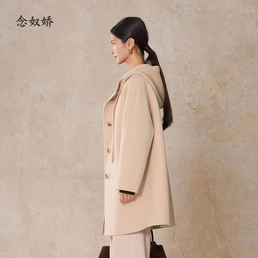 【商场同款】CNC5013  “ 随性大衣 ” 羊毛蚕丝混纺触感细腻高级 休闲连帽中长大衣 商品图1