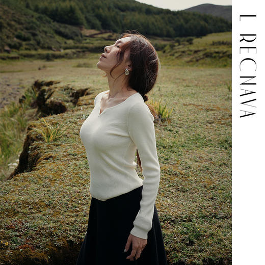 L RECNAVA  绵羊毛 可机洗毛衣 优雅V领修身针织衫 商品图0