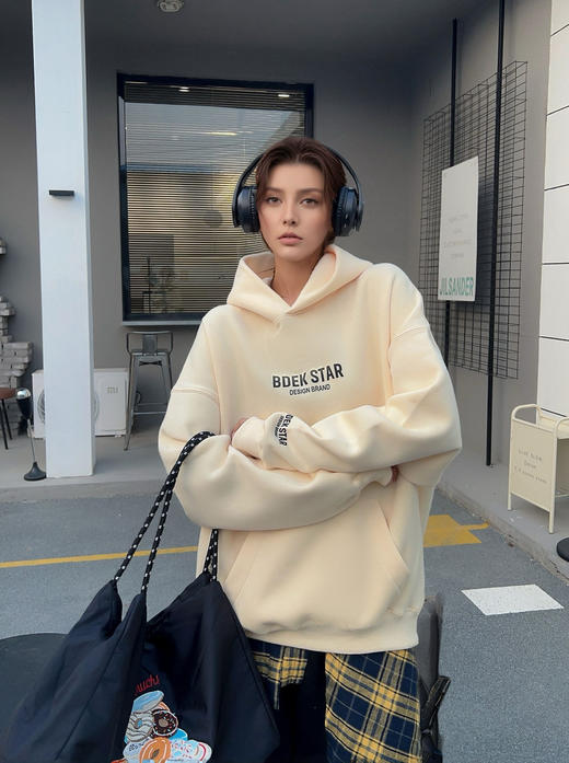 🔥【品牌直发】初秋新品💫 香港BDEK美式潮牌连帽卫衣🏆高级感永不过时轻轻松✨ 松get老钱氛围感⚠五个款式 超绝显瘦 男女都可以穿 舒适无忧❗❗❗S - 2XL 男女最大穿到200斤 商品图1