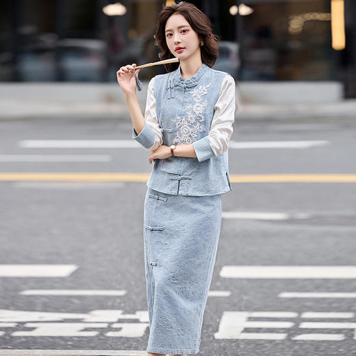 新中式刺绣马甲牛仔套装，复古盘扣半身裙三件套HR-JLAIYI7563 商品图2