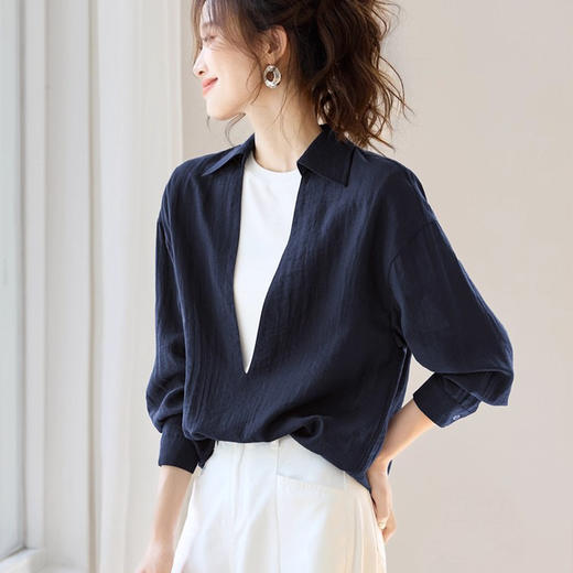 DANMO旦茉深v叠穿衬衫 | 今秋流行这件「叠穿衬衫」，显贵、显瘦、提气质！ 商品图0