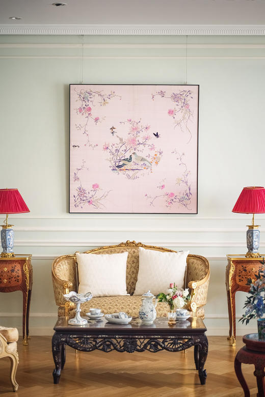 【已售】独角鹿西洋古董19世纪末中国清代出品「雀舞蝶飞」传统东方花鸟主题粉地粤绣挂屏 商品图0