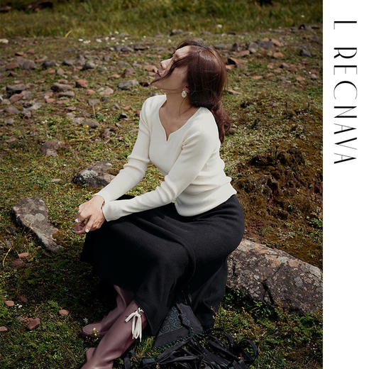 L RECNAVA  绵羊毛 可机洗毛衣 优雅V领修身针织衫 商品图1