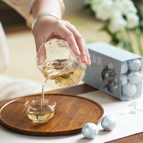 2021年云南「月光白」龙珠 | 云南景谷核心产区，2000米高海拔野放古茶树原料，4年陈老白茶