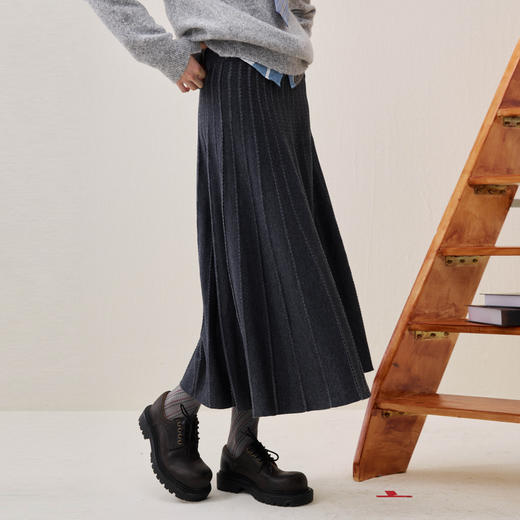 谜底针织半裙2025年冬季新品通勤垂顺优雅大摆中长裙女254MZ1901 商品图1