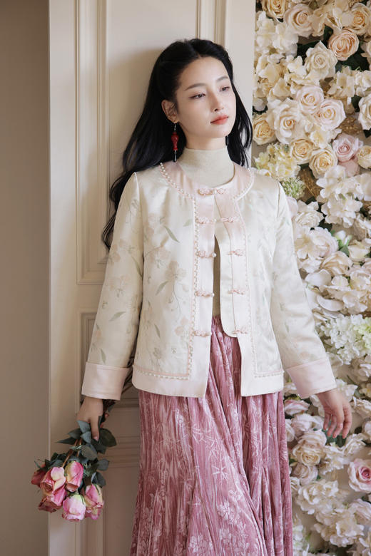 逸红颜明月优选#『钰娇』冬日桃花曲｜织锦缎珍珠夹棉外套 将江南春色穿在身上​ 商品图1