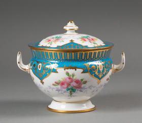 独角鹿西洋古董1850-1869年代法国御窑塞弗尔出品古典花卉主题手绘描金装饰蓝白釉双耳带盖瓷餐盅