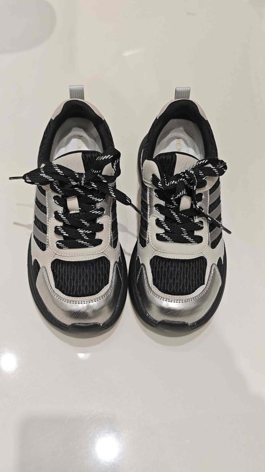 582317新款 超轻舒适养脚 黑银休闲鞋 商品图2