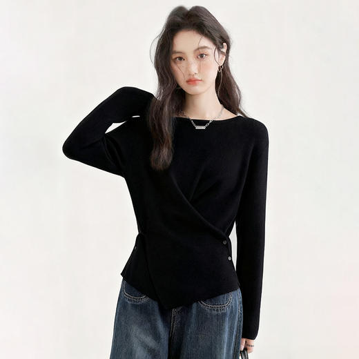 西遇长袖修身针织衫女2025年秋季新款设计感不规则下摆圆领毛衣SS051577 商品图2