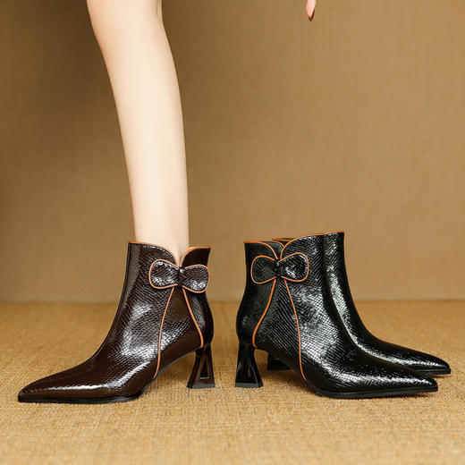 【预售5天】经典牛皮短靴女新款秋冬中跟单靴时尚蝴蝶结尖头洋气棕色皮靴DB&M6605 商品图2
