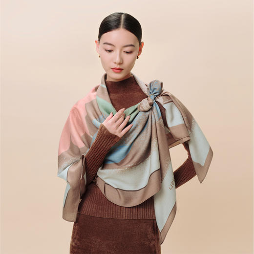 万事利“空谷香”128厘米双面印花丝羊毛围巾 商品图0