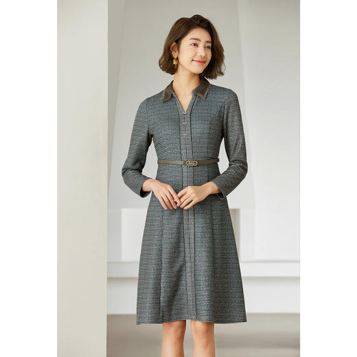 乔万尼浪漫优雅v领设计连衣裙EM4E518 商品图1