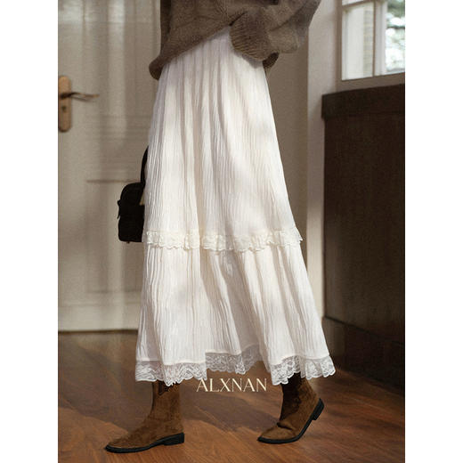 鹿向南「折枝山月」杏色拼接蕾丝半身裙女秋季新款小个子高腰长裙 商品图0