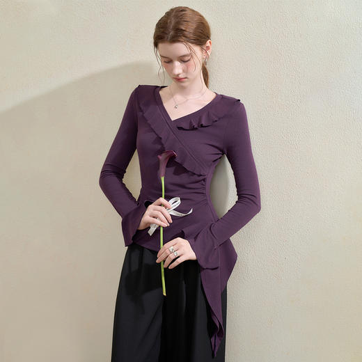 西遇纯欲风荷叶边V领长袖针织T恤女秋季新款修身显瘦打底衫V3355196 商品图3