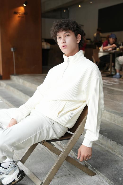 532963254竖纹肌理套头卫衣 商品图2