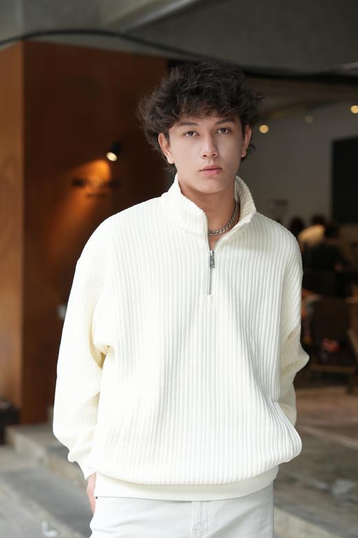 532963254竖纹肌理套头卫衣 商品图0