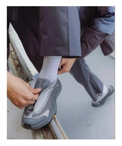 H家情侣款休闲拉链一脚蹬~轻盈透气户外运动休闲鞋 商品图3