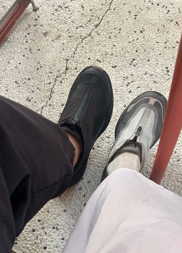 H家情侣款休闲拉链一脚蹬~轻盈透气户外运动休闲鞋