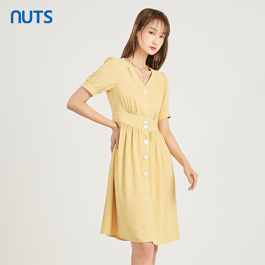 NUTS夏季黄色简约气质高腰V领A字显瘦短袖连衣裙221101021B 商品图2