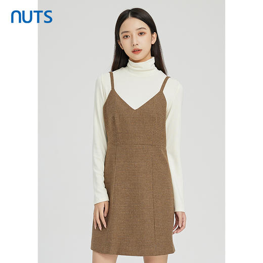 NUTS商场同款秋冬款棕色复古气质A字高腰吊带连衣裙女241104479B 商品图1