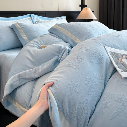 秋冬【a类牛奶绒四件套】7D雕花绒保暖被套罩 冬季加厚双面绒床上用品  商品图9
