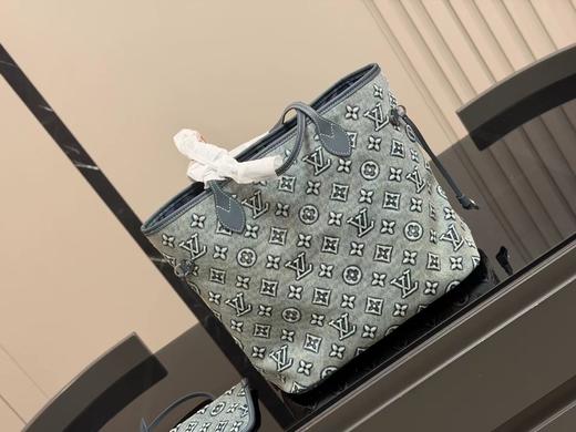 D101065牛仔满印老花压纹中号购物袋单肩包 商品图3