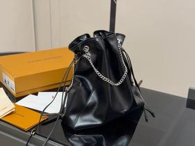 D101064松弛感十足的大包哎~背起来很轻便呦off duty下班包