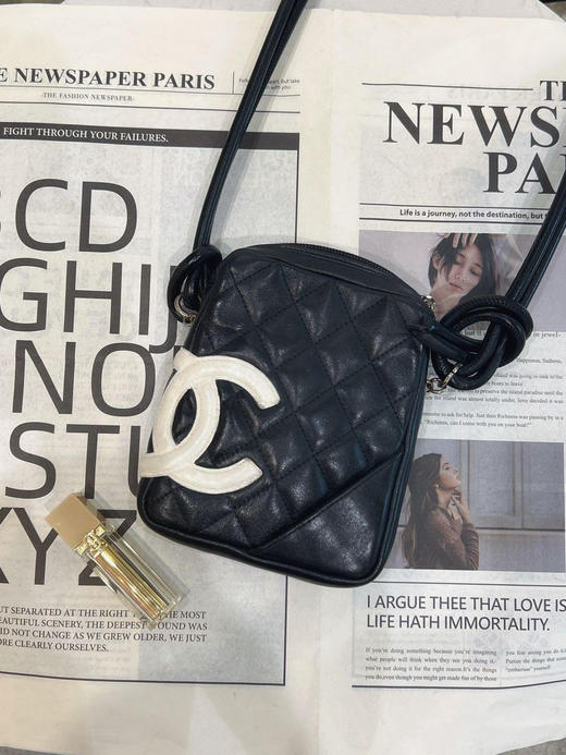 Chanel 中古 康鹏  黑白 菱格纹牛皮 mini号 相机包 商品图0
