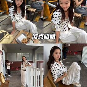 新品上身丨波点外套，在街头咖啡屋穿出随性潮范，出片率💯📸