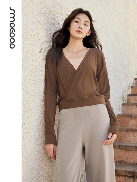 SMOEDOD/水沐伊朵瑜伽罩衫女云感柔糯大V领交叉设计慵懒松弛50109 商品图3