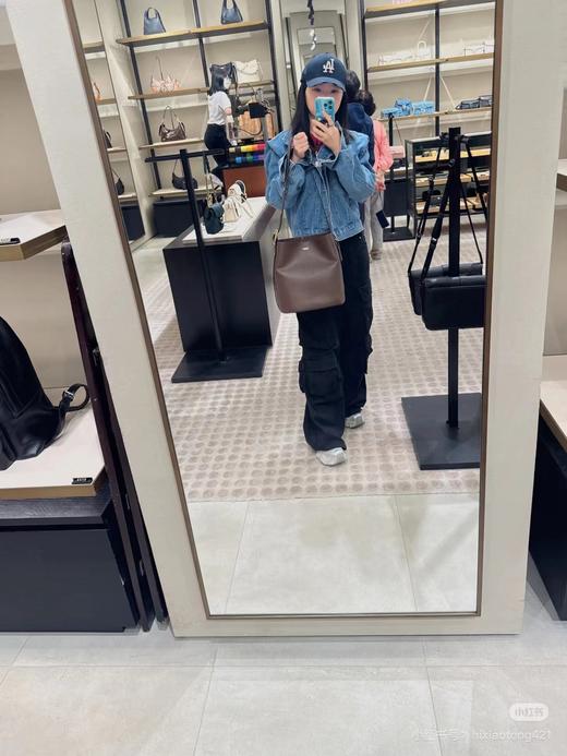 D101066谁能拒绝一只这么好看的桶包！简约风小logo单肩斜挎包 商品图1