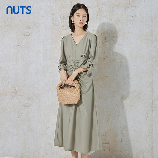 NUTS那时商场同款春秋季中长款简约纯色中袖连衣裙女女231103090B 商品图0