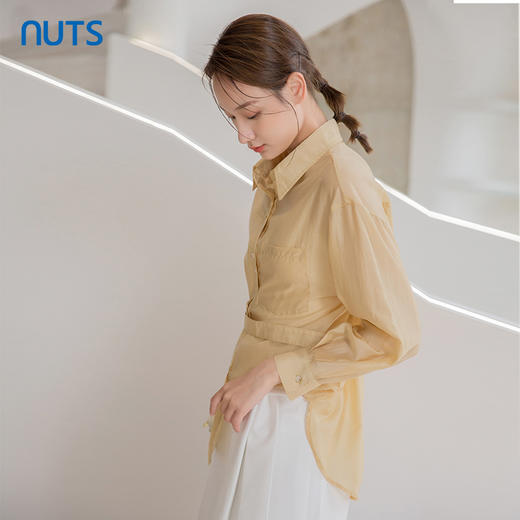 NUTS春秋季纯色设计感收腰时尚通勤翻领长袖衬衫女131013042A 商品图2