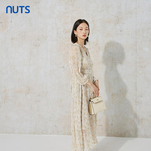 NUTS那时商场同款春秋季气质休闲碎花V领长袖连衣裙女231103026B 商品图2
