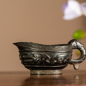 清	紫檀夔龙纹匜形杯