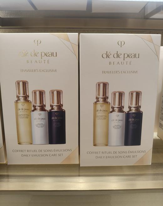 肌肤之钥 CPB新款水乳三件套 水170ml+日乳125ml+夜乳125ml 贵妇级别 润物细无声 商品图0