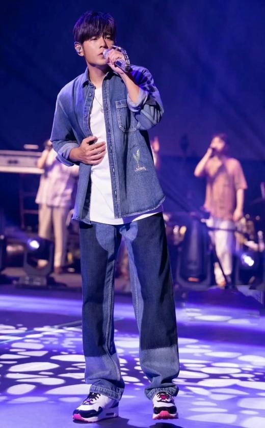 男款刺绣牛仔衬衫外套010 商品图3