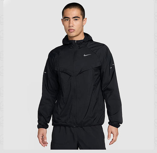 【云粉节】【8.8折】7楼NIKE耐克男子跑步夹克皮肤衣运动服梭织连帽防泼水外套HV4549-010吊牌价699现价615 商品图0