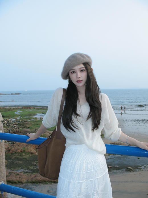 Read Nameless /无缝一体白色微透羊毛衫 2025/10/11 商品图0