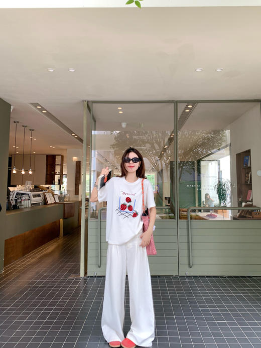 <曾小咸推荐>现货秒杀！微信超特价！甜美风草莓绣花宽松圆领短袖T恤 日常139.99 立减80 秒杀59.99！ 商品图9