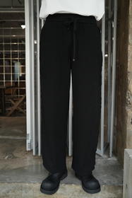 S539136369设计感折痕针织裤