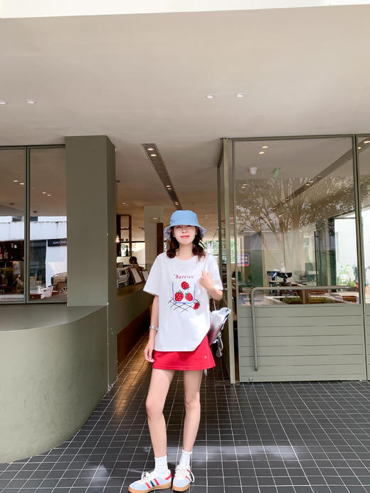 <曾小咸推荐>现货秒杀！微信超特价！甜美风草莓绣花宽松圆领短袖T恤 日常139.99 立减80 秒杀59.99！ 商品图13