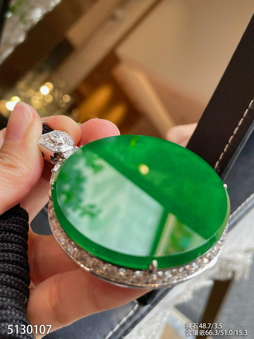老坑艳绿大圆牌吊坠【5130107】具体价格微信咨询 商品图5