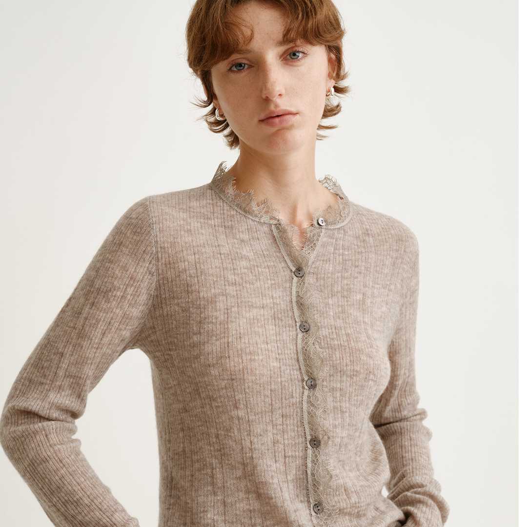 N°28 2025 秋季新款时尚设计师女士毛衫开衫长袖上衣895382M011-12.14直播