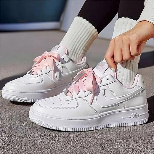 【云粉节】【88折】7楼耐克360 女子新款空军一号运动休闲板鞋HV4403-601吊牌价849现价747 商品图1
