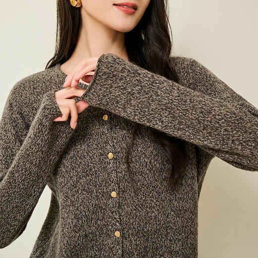 NEELLY纳俪商场同款冬季新款圆领针织开衫女简约气质百搭上衣N25104A06607 商品图2