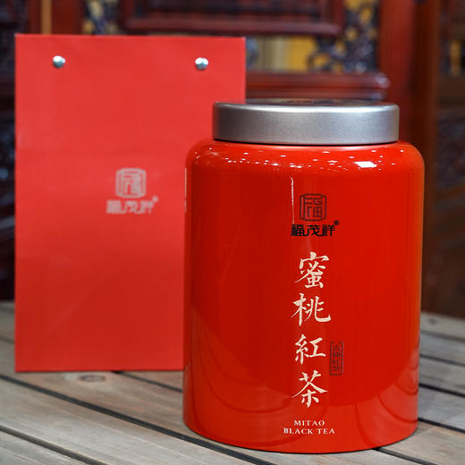 积分兑换【蜜桃红茶】喝得到的自然蜜桃香甜， 2023年云南临沧荒野古树发酵晒红茶 红色罐装400g带手提袋 商品图3