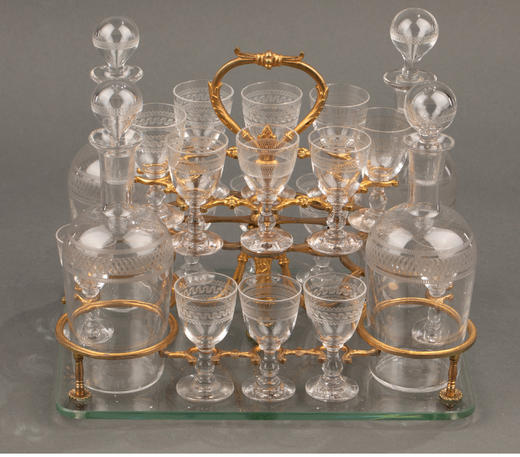 独角鹿西洋古董 19世纪法国巴卡拉出品铜鎏金装饰水晶利口酒箱及酒具套件 商品图4