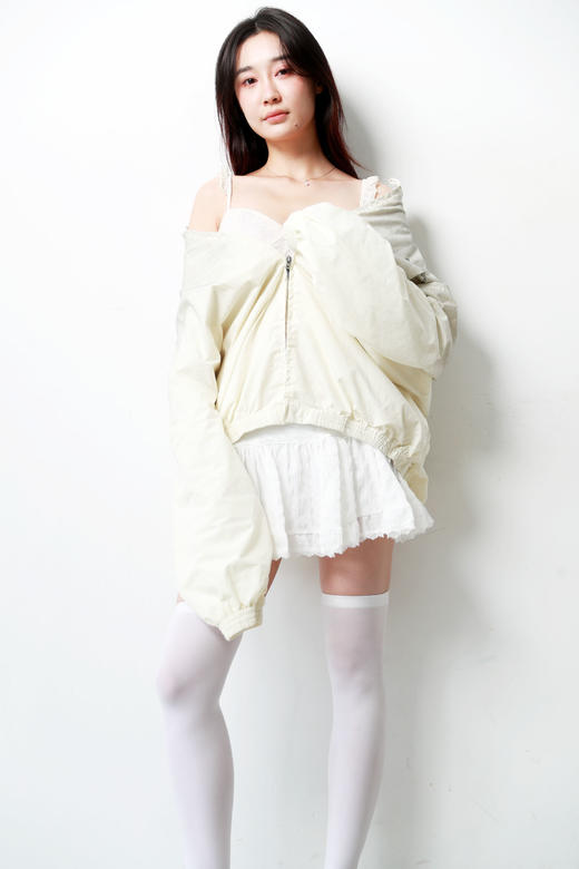 背后大字母+双拉链设计，是软壳冲锋衣。oversize户外夹克C101158 商品图14