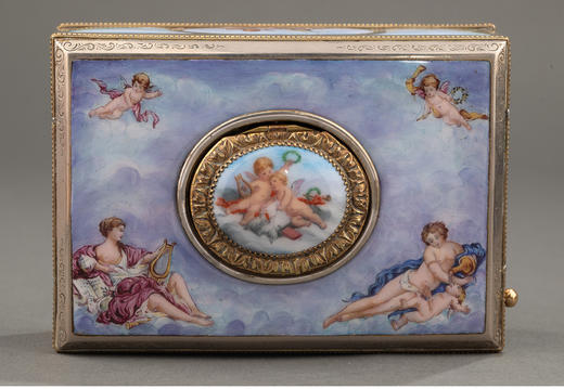 独角鹿西洋古董 1900年代瑞士出品洛可可风格珐琅彩绘「缪斯与小天使」主题纯银镀金精雕鸣鸟音乐盒 商品图2